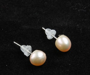 Cercei din perle cultura  bej 1 pereche, 5 mm