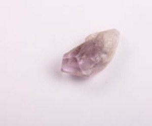 Cristal din ametist brut cca 2.5-3 cm, fara gaura, 1 buc